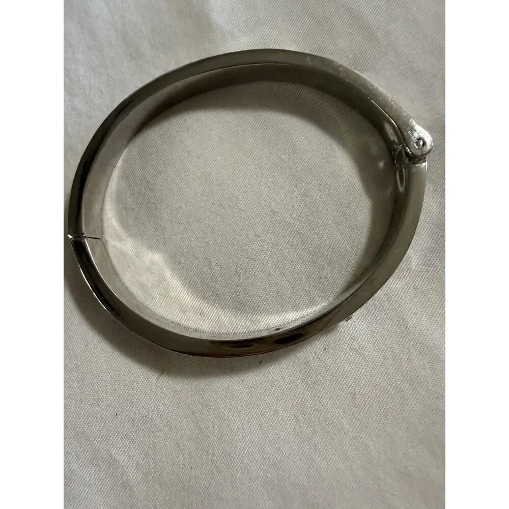 Guess silver logo